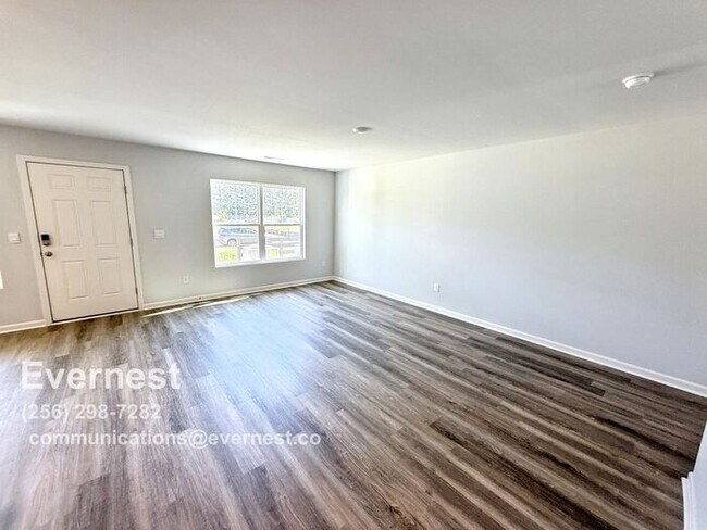 Building Photo - 3-Bedroom, 2.5-Bathroom Townhouse in a Pri...