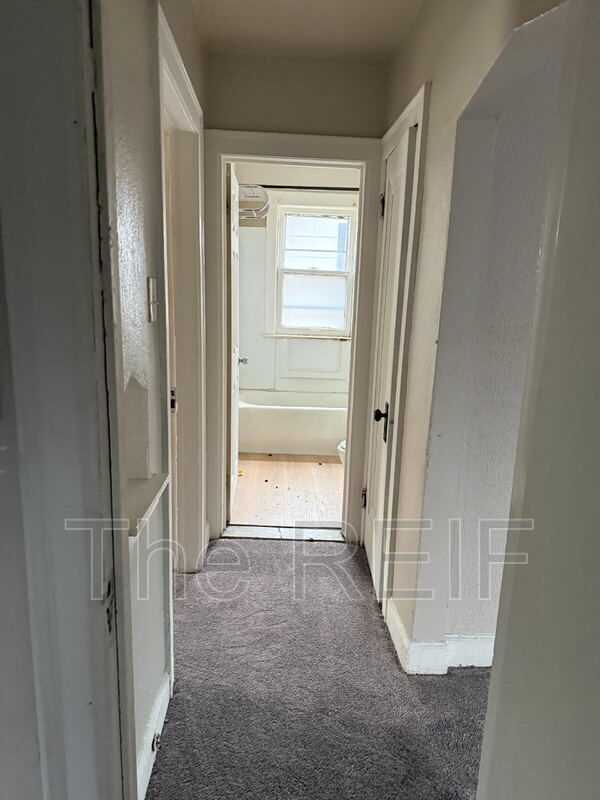 Building Photo - 15840 Ardmore St