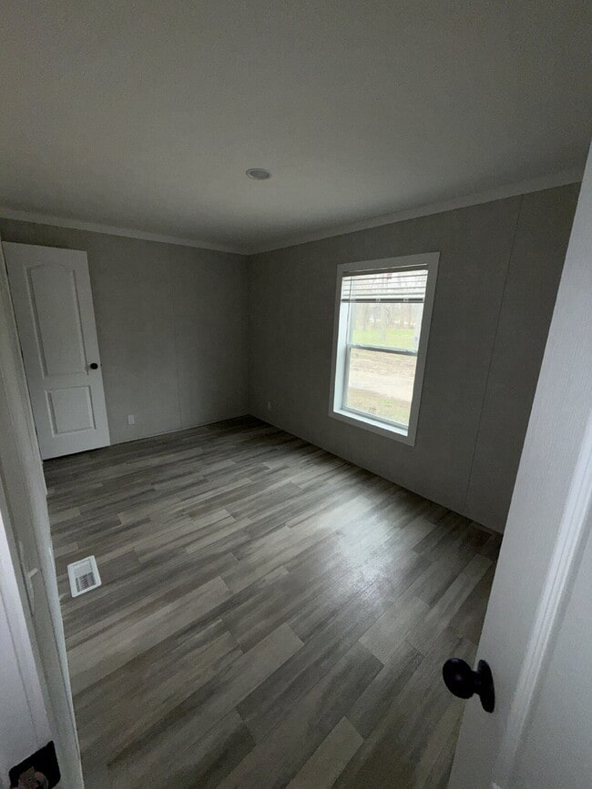 Building Photo - 430 N Crotty Ln