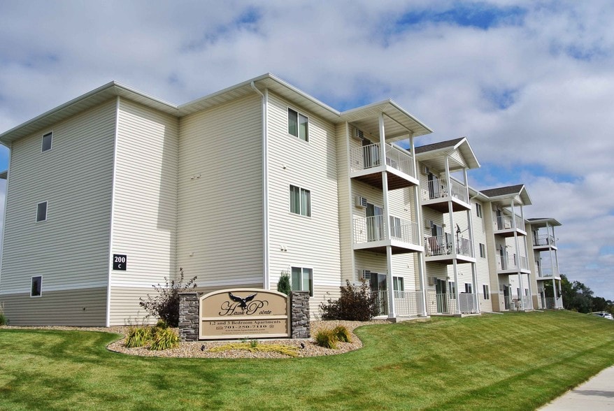 Hawk Pointe 4201 Montreal St Bismarck ND 58503 Apartment Finder