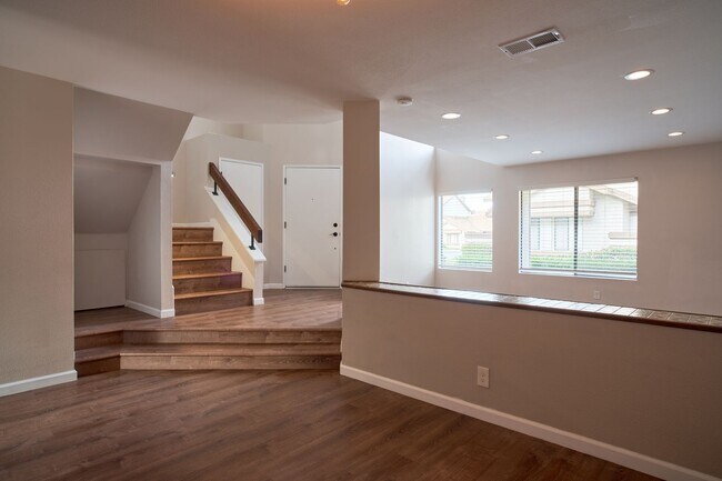 Building Photo - 1217 Cobllestone Ln., Santa Maria