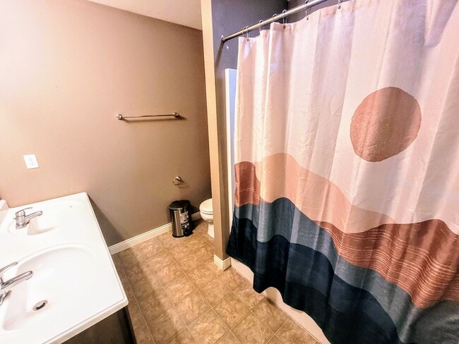 Building Photo - 1 story home with a fence