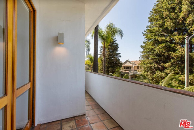 Building Photo - 15500 W Sunset Blvd