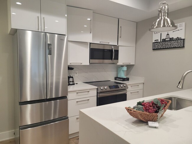 Building Photo - Brand New Constructed 2 BR/2.5 BA Apartmen...