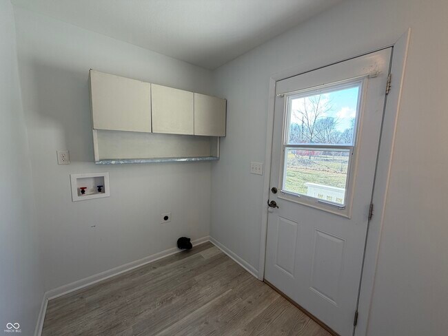 Building Photo - 5585 Gallagher Dr