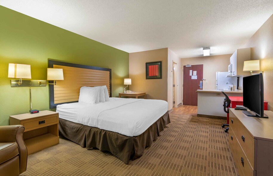 Building Photo - Furnished Studio-Kansas City - Overland Park - Quivira Rd.