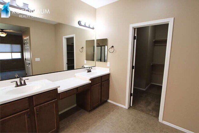 Building Photo - Discover your dream home in the heart of Freeman Farms, Gilbert!