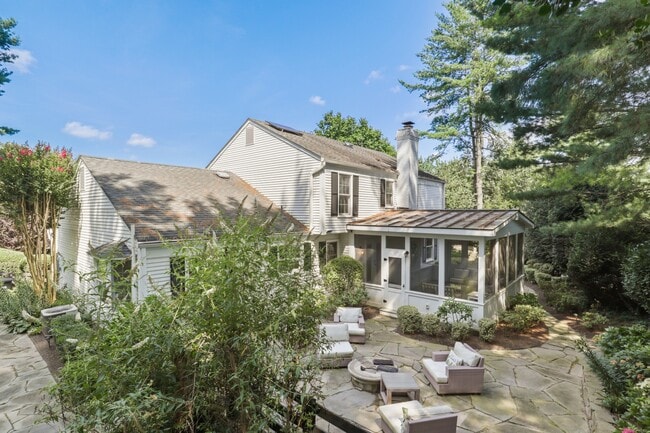 Building Photo - 892 Van Dusen Ct