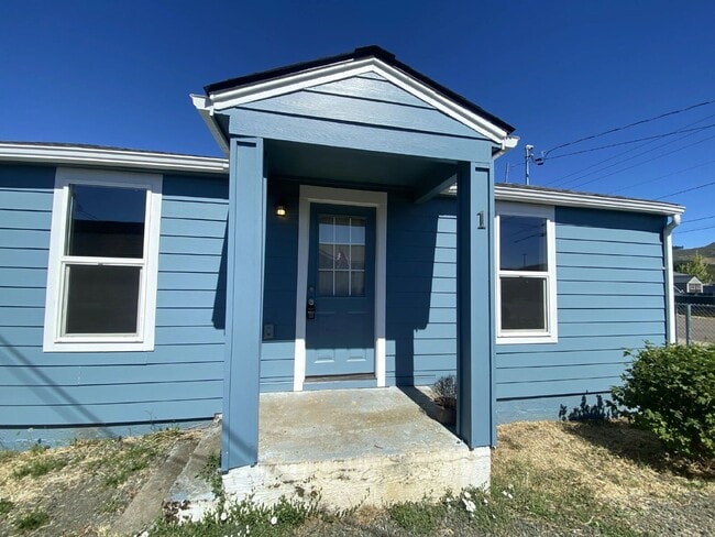 Building Photo - 173 E Everett Ave