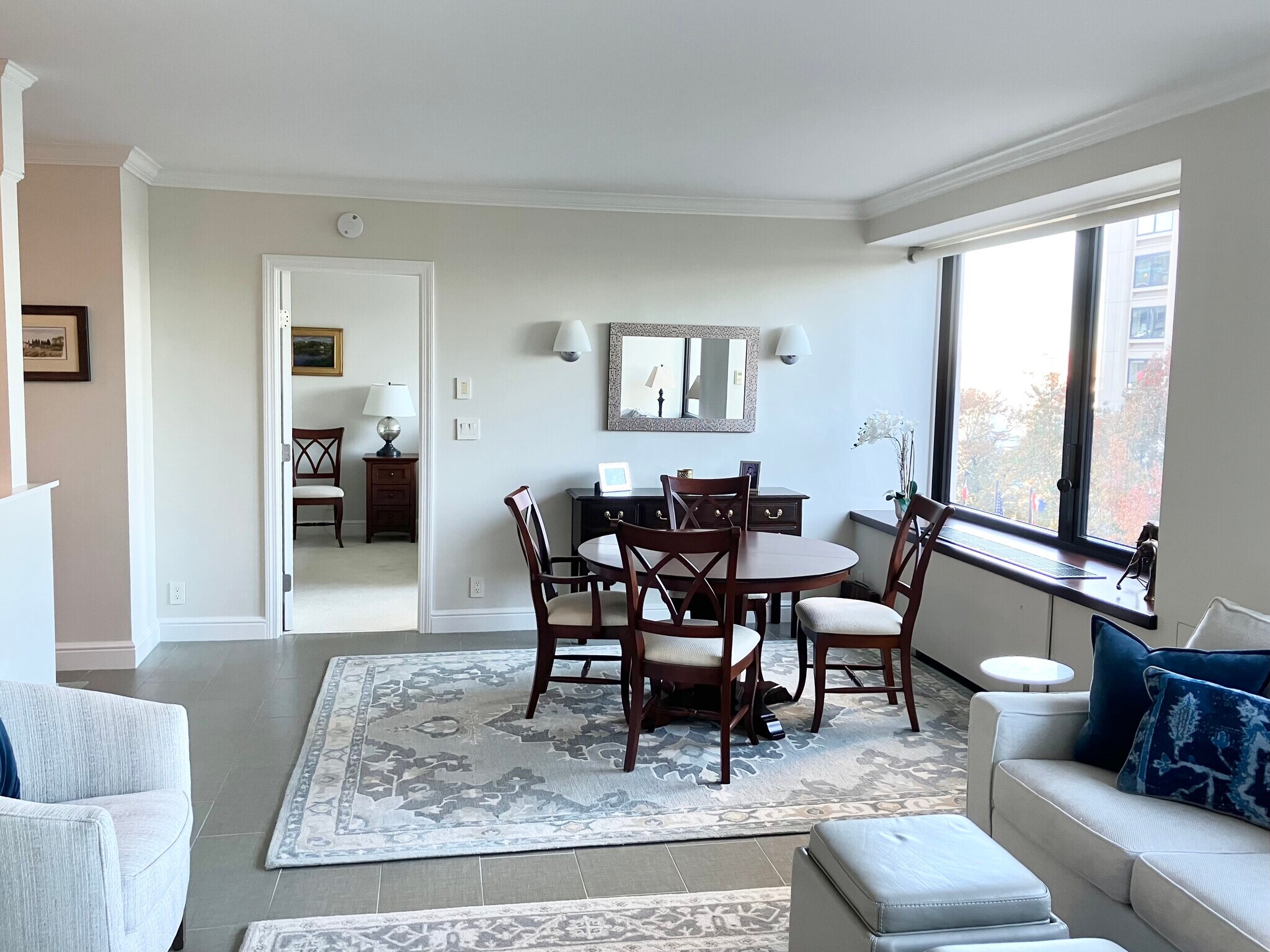 Building Photo - 65 E India Row