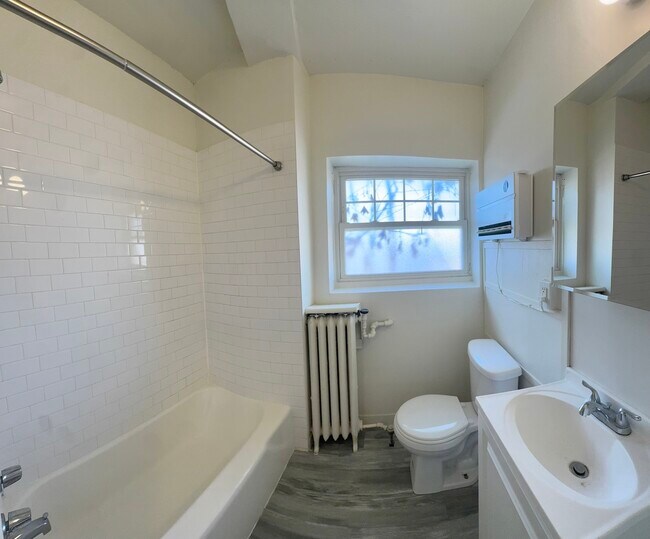 Building Photo - 3302 Kenilworth Ave