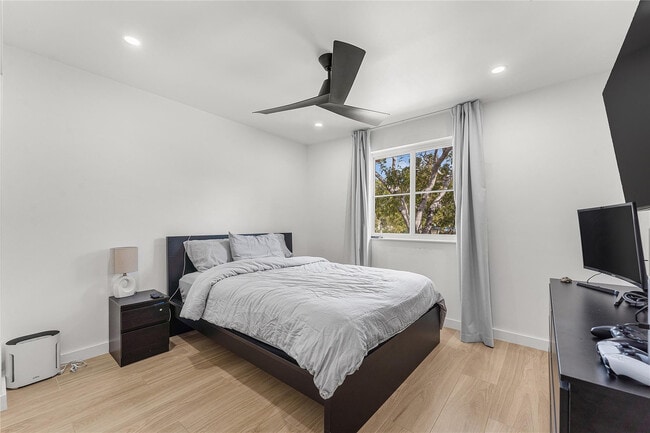 Building Photo - 11338 NW 33rd St