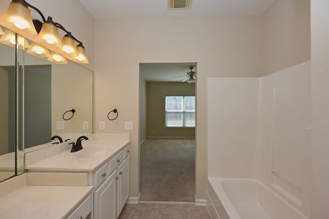 Building Photo - 2 BR Harbor Village Condo