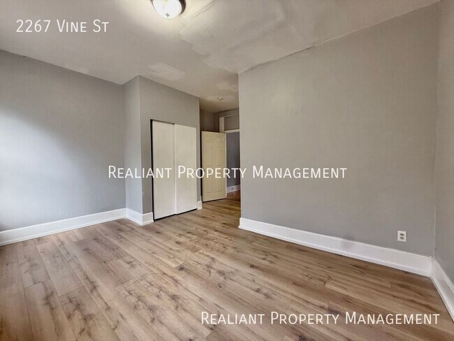 Building Photo - 2267 Vine St