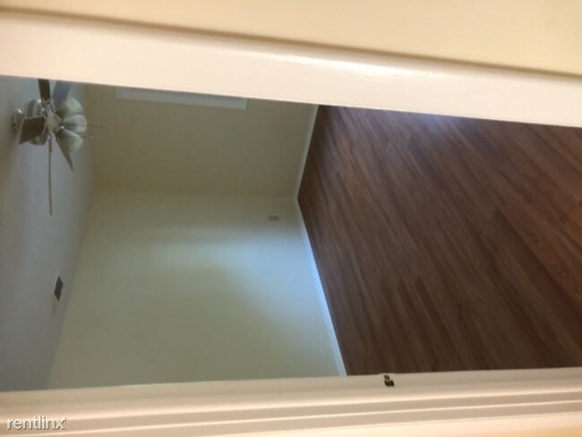 Building Photo - 2 br, 1 bath Condo - 58 Towne House Rd