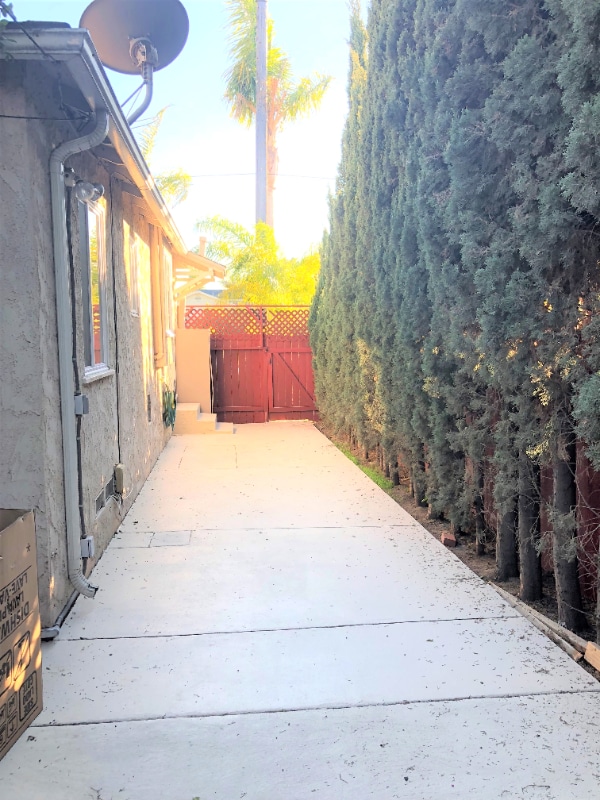 Building Photo - 6441 W 86th Pl