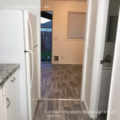 Building Photo - 1161 River St