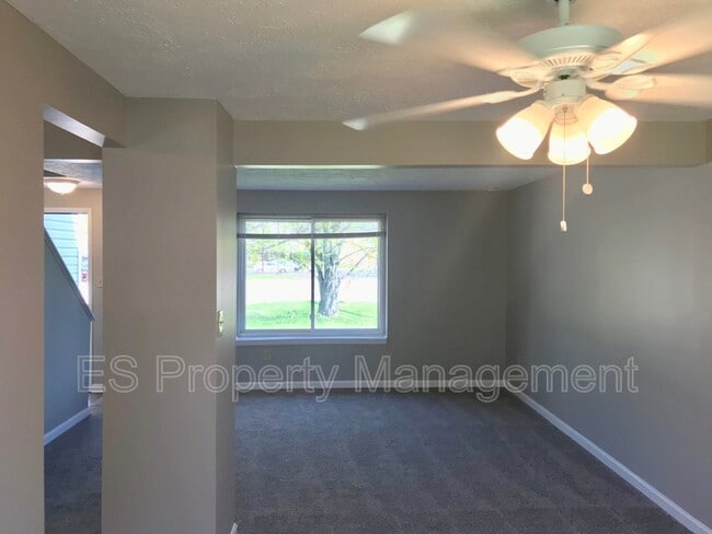 Building Photo - 6516 Zionsville Rd