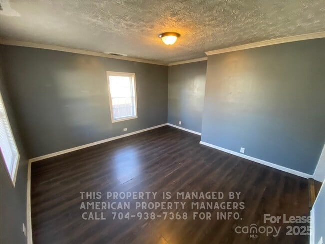 Building Photo - 303 Southern St