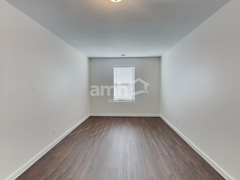 Building Photo - 19735 Susquehanna Way