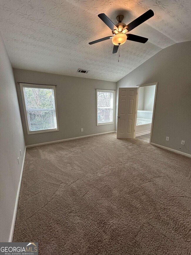 Building Photo - 607 Pecan Knoll Dr