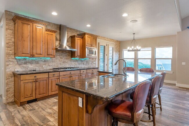 Building Photo - Suncrest — Stunning 4 Bed, 4 Bath Home - SPACIOUS LIVING