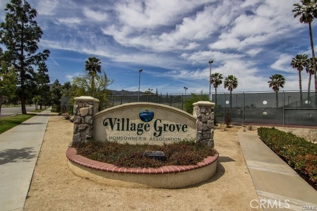 Building Photo - 1586 Border Ave