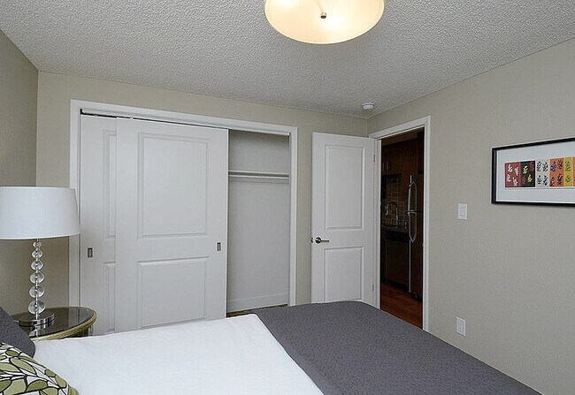 Building Photo - Boutique Apartments