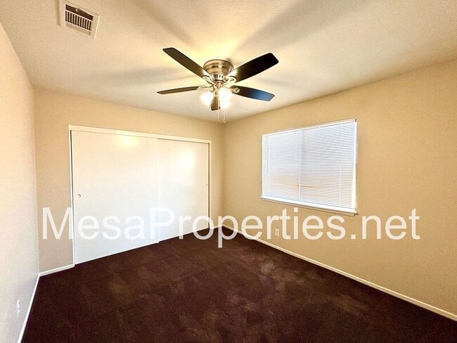 Building Photo - 8988 Grapefruit Ave
