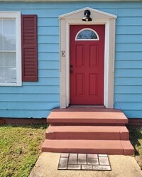 Building Photo - Affordable 2 Bed 1 Bath Home Close to Downtown Pensacola