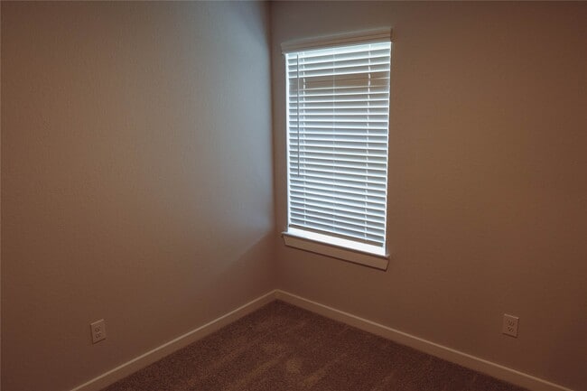 Building Photo - 8598 Blueberry Ash St