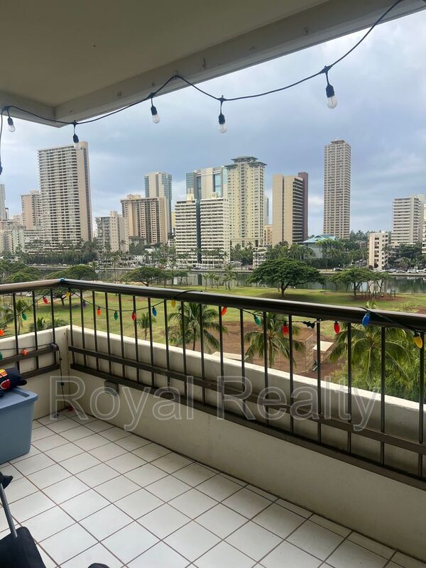 Building Photo - 2333 Kapiolani Blvd