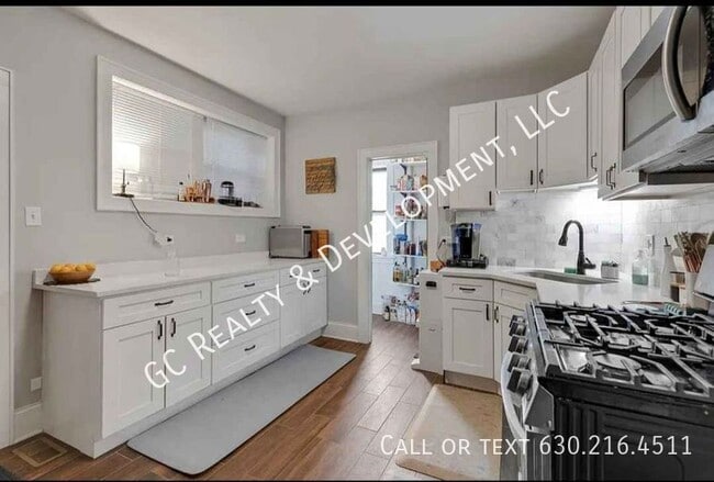 Building Photo - 2324 W 25th St