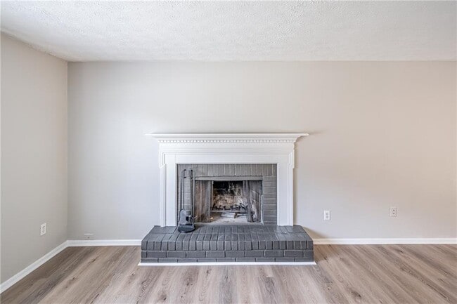 Building Photo - 2407 Redfield Dr