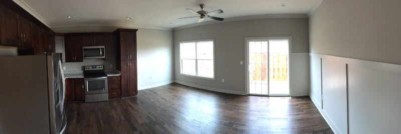 Building Photo - 15828 Valley View Dr