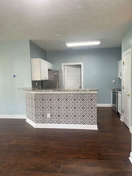 Building Photo - 5090 Windsor Green Way