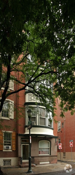 Building Photo - 1121 Spruce St