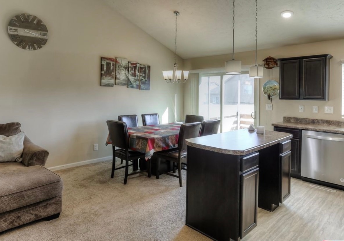 Building Photo - 9135 Hanover St