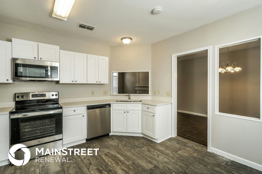 Building Photo - 8643 Silent Oaks