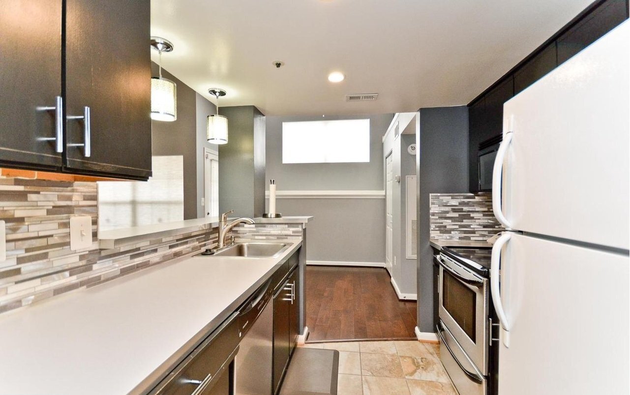 Building Photo - 15645 Easthaven Ct
