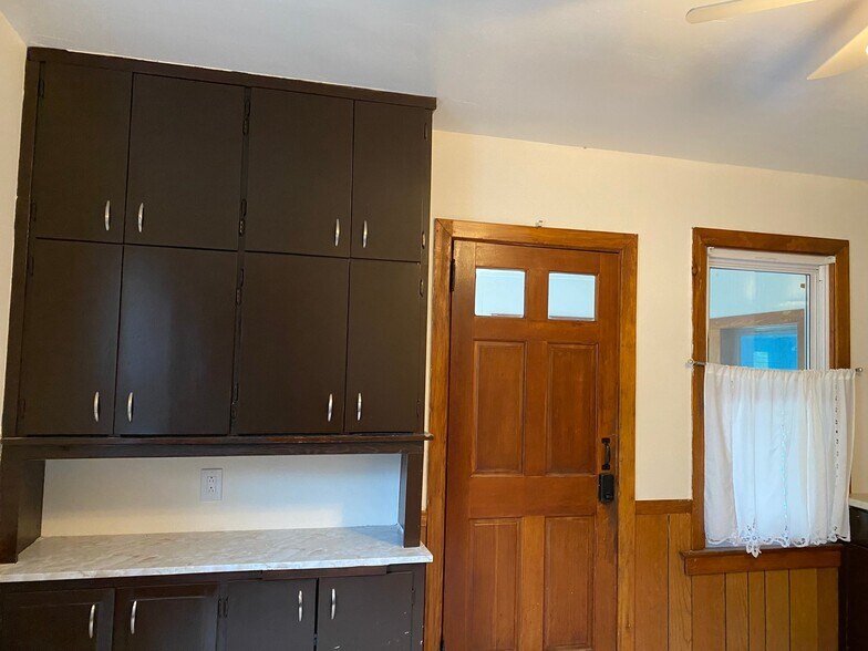 Building Photo - 99 Caya Ave