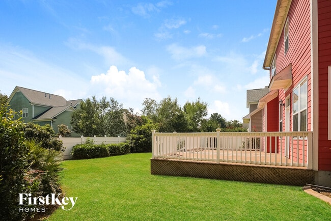 Building Photo - 228 Silverwood Ln