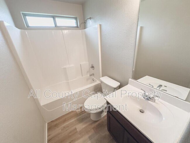 Building Photo - 2707 Burlington