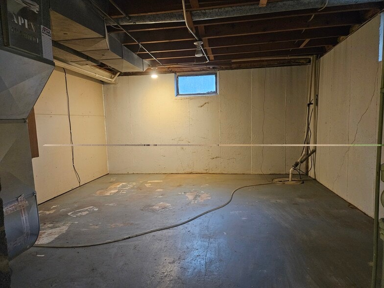 Building Photo - 1702 Gross Ave