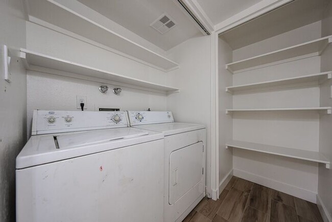 Building Photo - Amazing 3beds/2baths Townhome in Tempe!