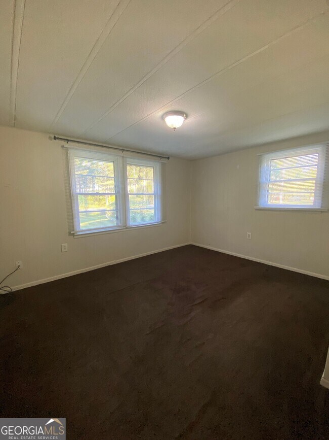 Building Photo - 95 Fairground Rd