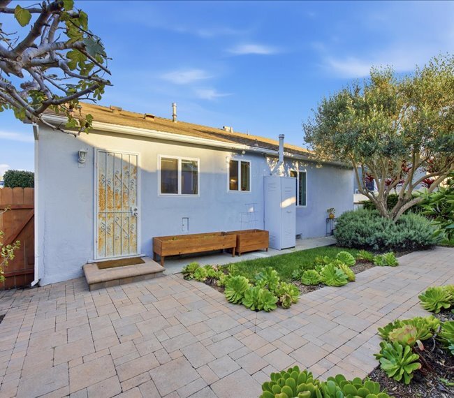 Building Photo - 1905 S Walker Ave