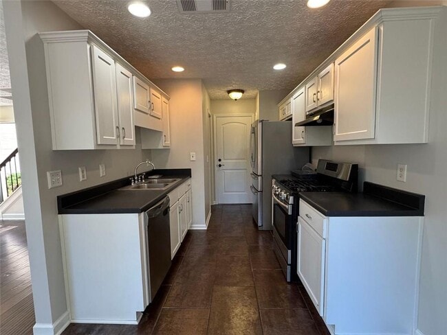 Building Photo - 312 Pieris Dr