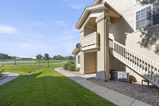 Building Photo - "Chic & Spacious 2-Bed, 2-Bath Condo with Granite Elegance in Littleton!"
