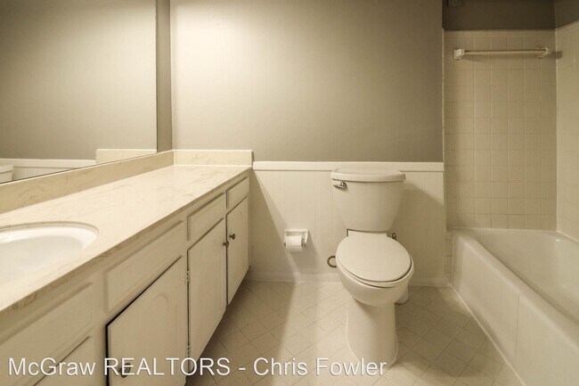 Building Photo - 3 br, 2 bath House - 5233 S. 67th E. Place